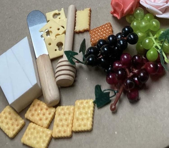 Shoecuterie Cheese Board Throw Set